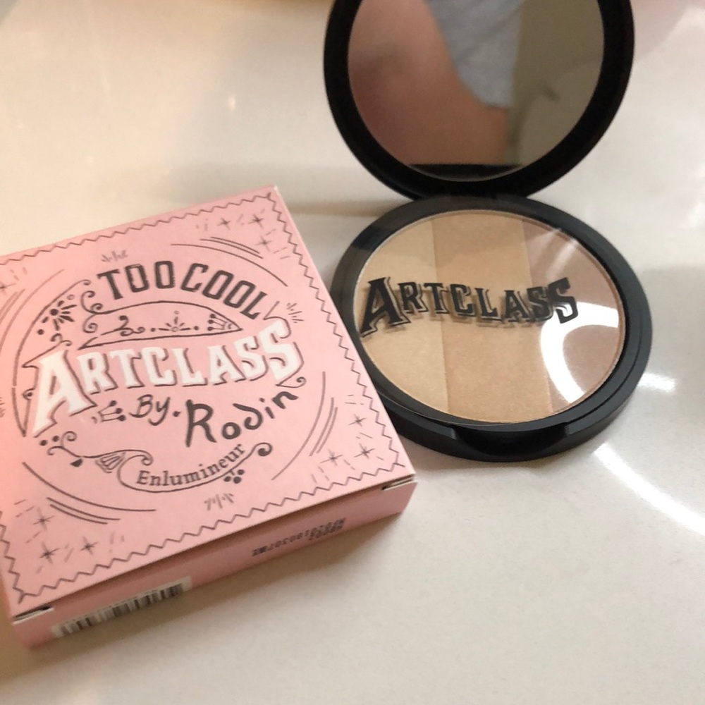 NEW Too Cool for School Highlighter Palette
